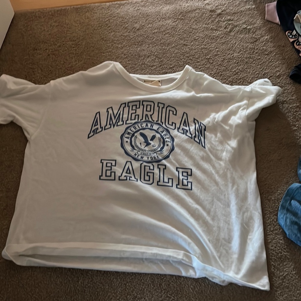 Supposed to be a small shirt but it's a large so it will be a bit baggy.